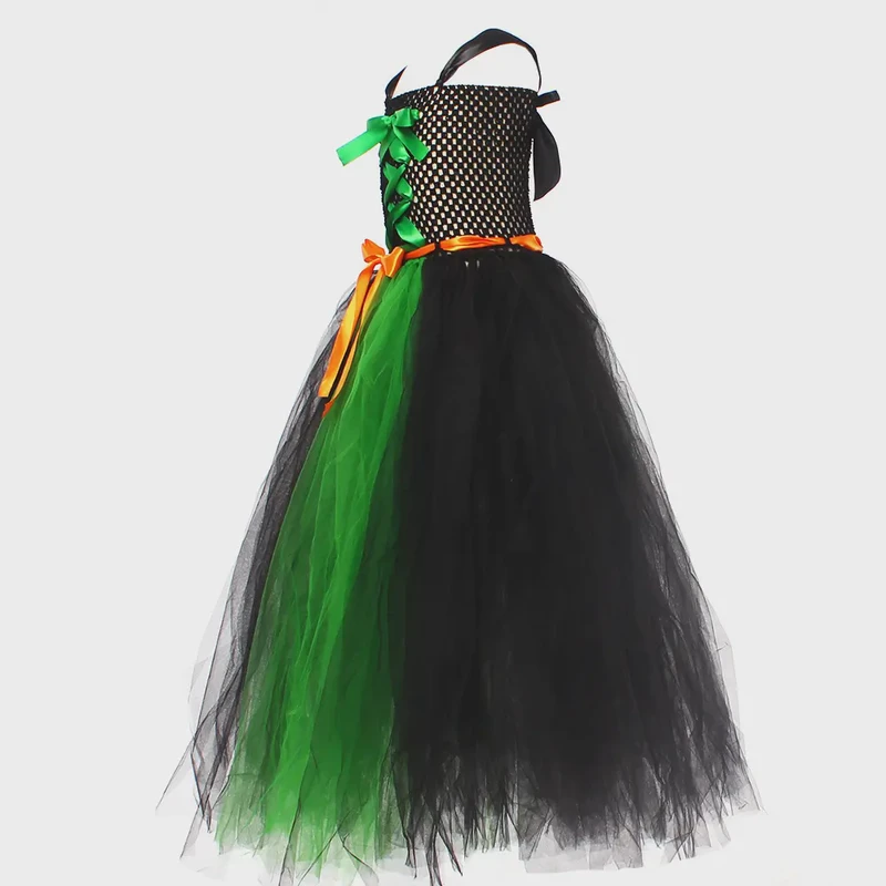 Little Witch-Themed Birthday Party Costume (5)