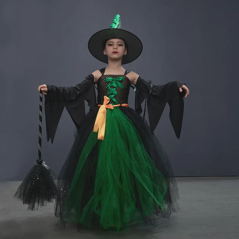 Little Witch-Themed Birthday Party Costume (1)