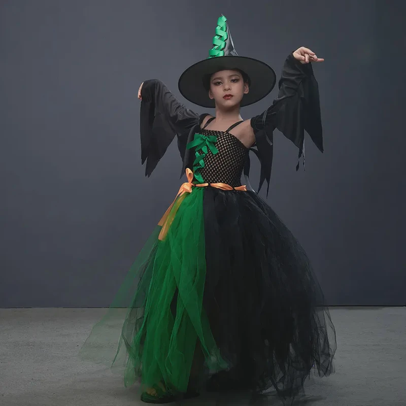 Little Witch-Themed Birthday Party Costume  (13)