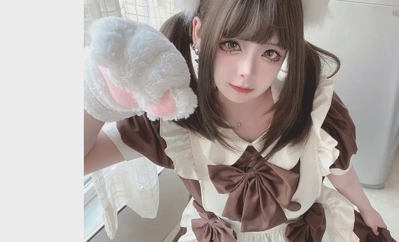 10Lolita costume for Halloween
