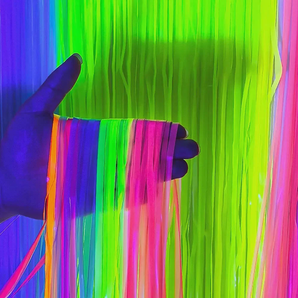 3M Fluorescent Felt Hanging Pennant_4 3M Fluorescent Felt Hanging Pennant_4