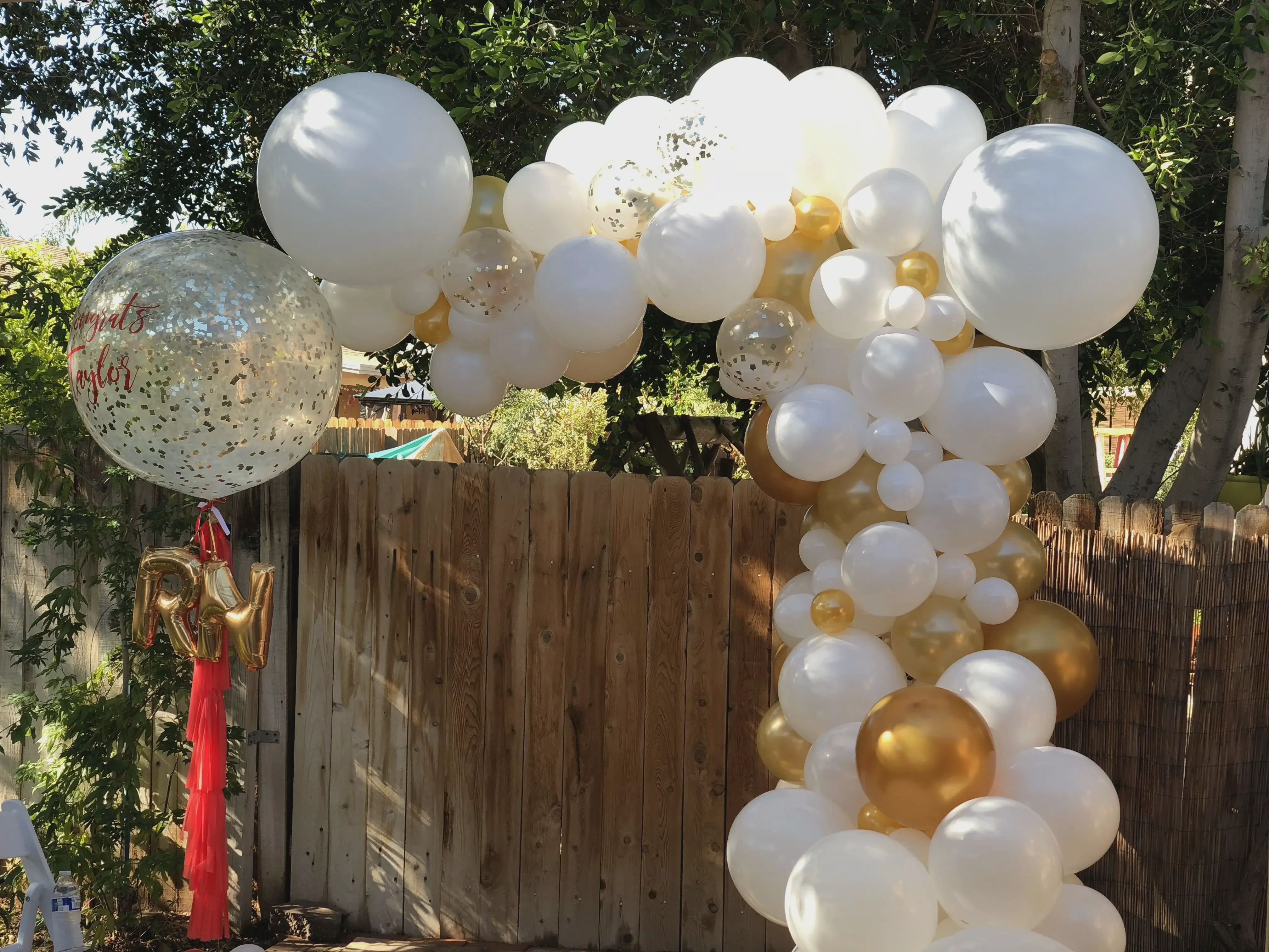 10how to build a balloon garland 10how to build a balloon garland